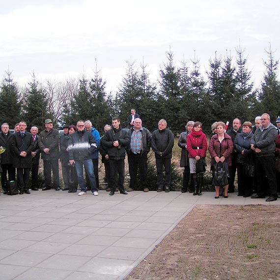 Wicewojewoda zachodniopomorski Mi�ko otwiera �wietlic� w Dobropolu