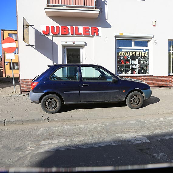 Kolejny prawdziwy mistrz parkowania w Kamieniu Pomorskim