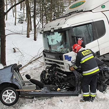 Tragiczny wypadek pod Stuchowem. M�czyzna zmar� w szpitalu
