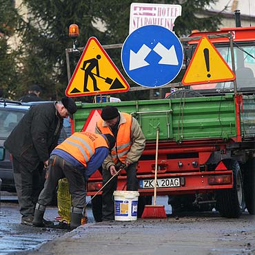 Drogowcy maj� do za�atania kilkaset dziur