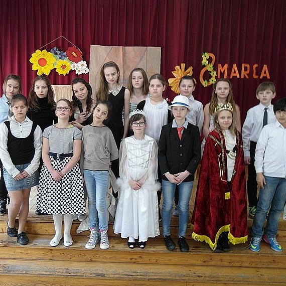 Mali Artyści ze Szkoły Podstawowej  nr 1 w Międzyzdrojach