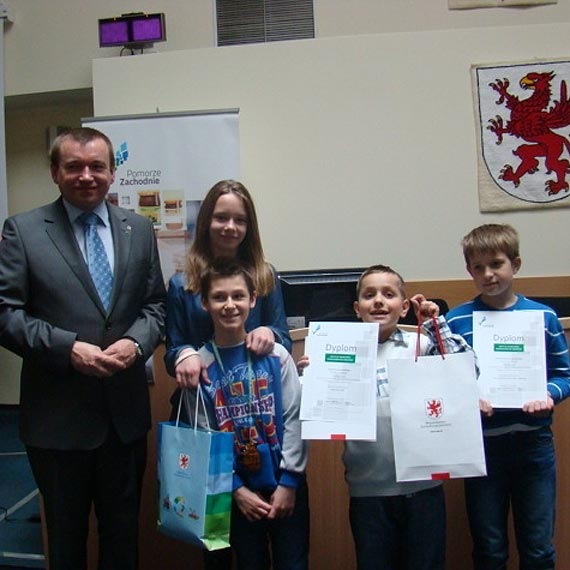 Wyr�nienia dla uczni�w Szko�y Podstawowej z Wapnicy