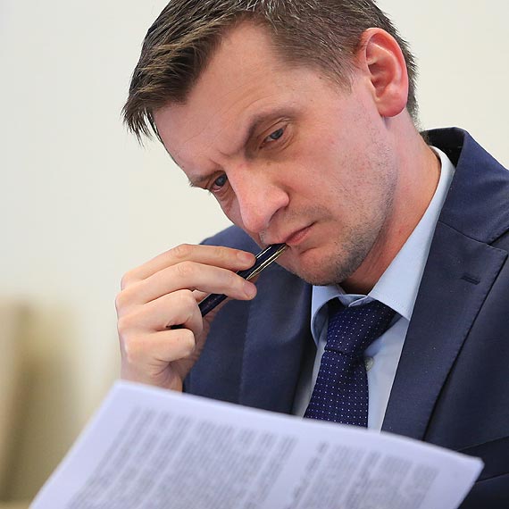 Nie ma zgody rady na rozwi�zanie stosunku pracy z radn�