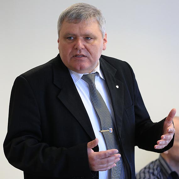 Nie ma zgody rady na rozwi�zanie stosunku pracy z radn�