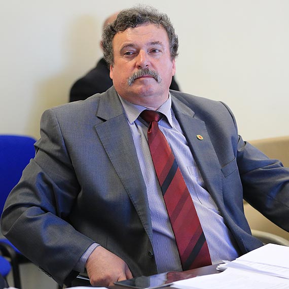 Nie ma zgody rady na rozwi�zanie stosunku pracy z radn�