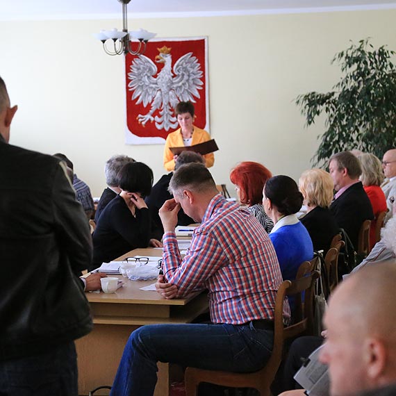 Nadzwyczajna Sesja Rady Miejskiej w Golczewie. Radni spotkali si� i k��cili