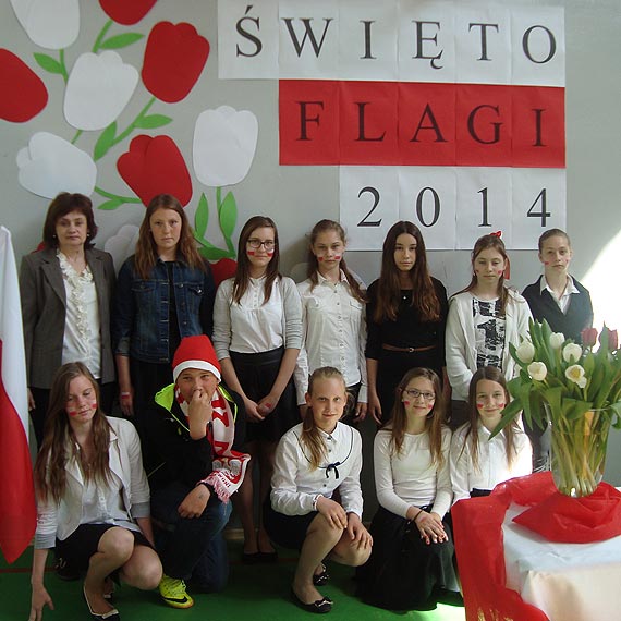 Obchody �wi�ta Flagi w Szkole Podstawowej w Wysokiej Kamie�skiej