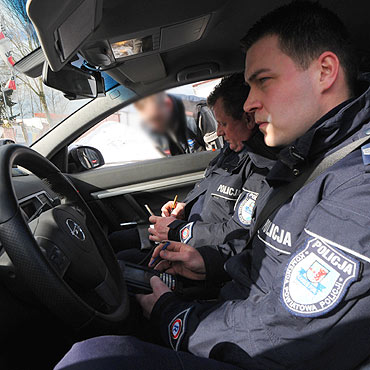 Policjanci prowadzili na drogach akcj� „Telefon”