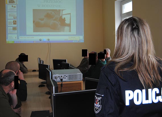 Z wi�niami o przemocy domowej