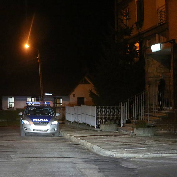 W Kamieniu Pomorskim m�czyzna d�gni�ty no�em. Trafi� do szpitala