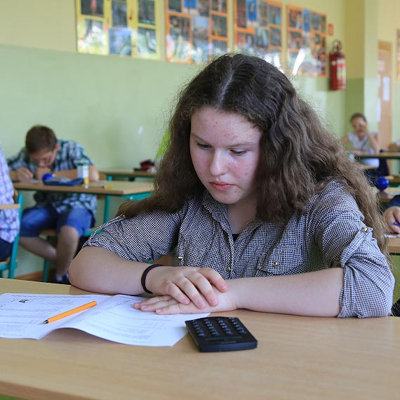 Konkurs matematyczny w Zespole Szk� Og�lnokszta�c�cych w �winouj�ciu z udzia�em uczni�w z Wolina. Zobacz film!