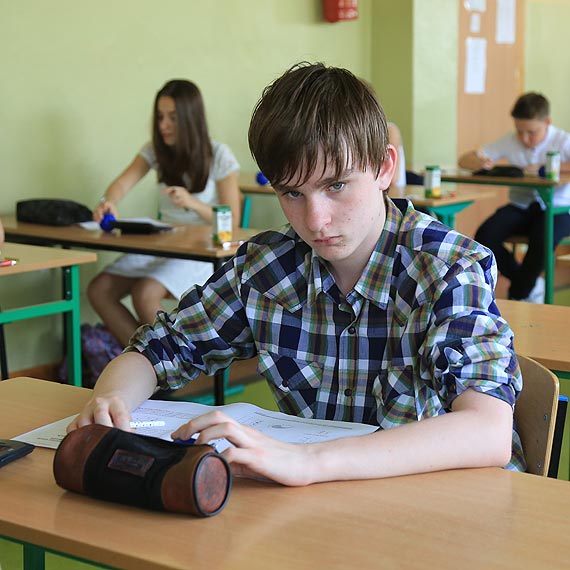 Konkurs matematyczny w Zespole Szk� Og�lnokszta�c�cych w �winouj�ciu z udzia�em uczni�w z Wolina. Zobacz film!