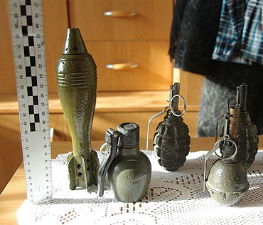 W mieszkaniu trzyma� arsena� amunicji