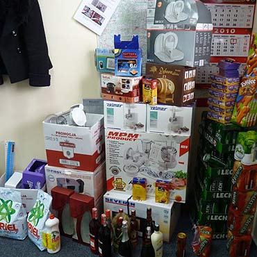 Sprzedawcy okradali supermarket w kt�rym pracowali