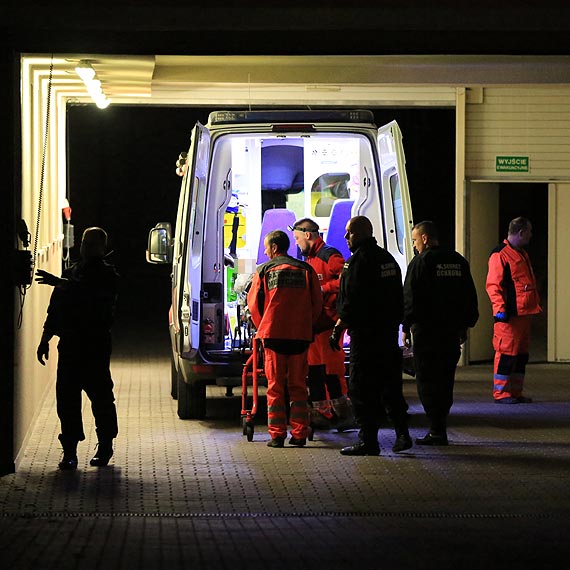 Ojciec pr�bowa� powiesi� c�rk�. O w�os od tragedii w �winouj�ciu