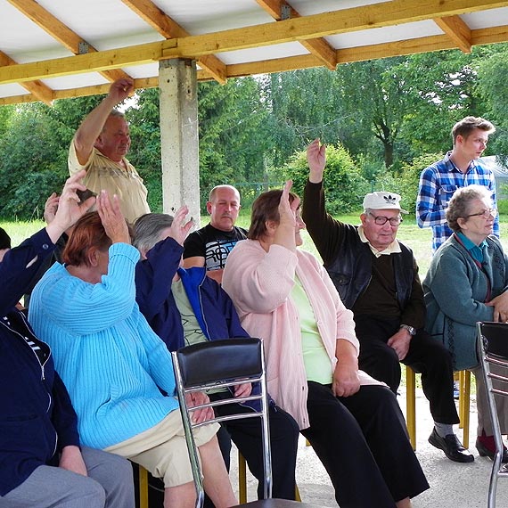 DUSIN: Przyszed� czas by zakopa� wojenne topory  i zacz�� rozmawia�