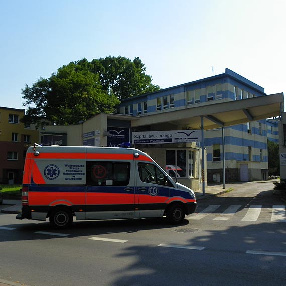 Poar zboa na polu. Kombajnista z objawami zaczadzenia odwieziony zosta do szpitala