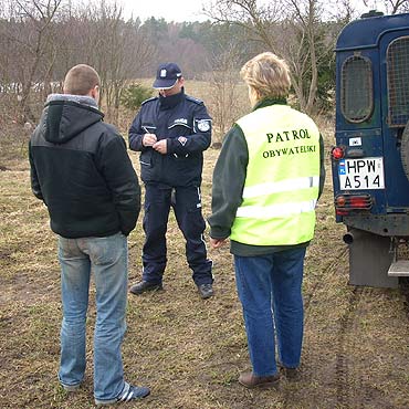 �wierzno: Policjanci kontrolowali na wsiach psy