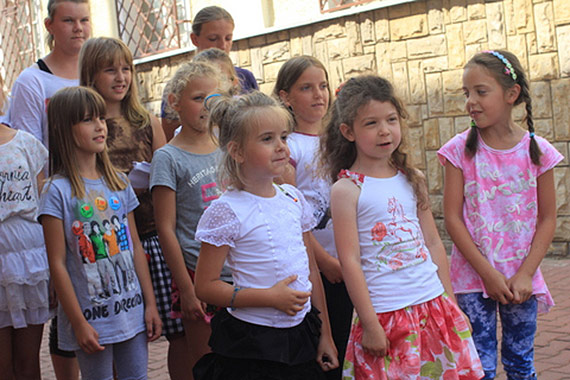Artystyczne letnie warsztaty edukacyjne „Droga do krainy równości”