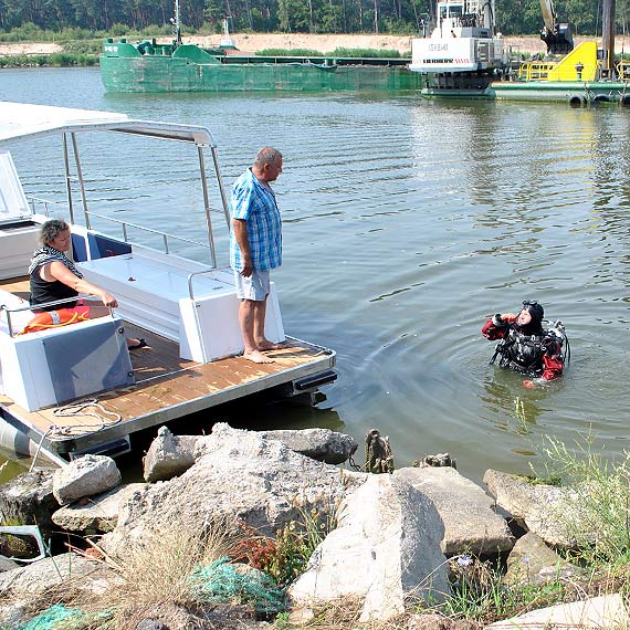 Złodziei nagrała kamera. Okradziono lokal na marinie w Karsiborze