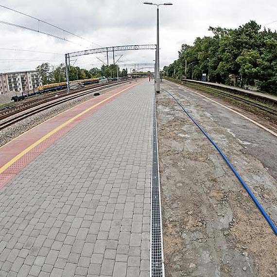 Ponad 200 komfortowych peron�w w tym roku