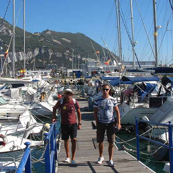 Sputnikiem dookoła Ziemi. Za Słupami Heraklesa