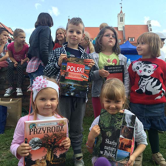Rodzinny piknik ekologiczny w kamie�skim amfiteatrze