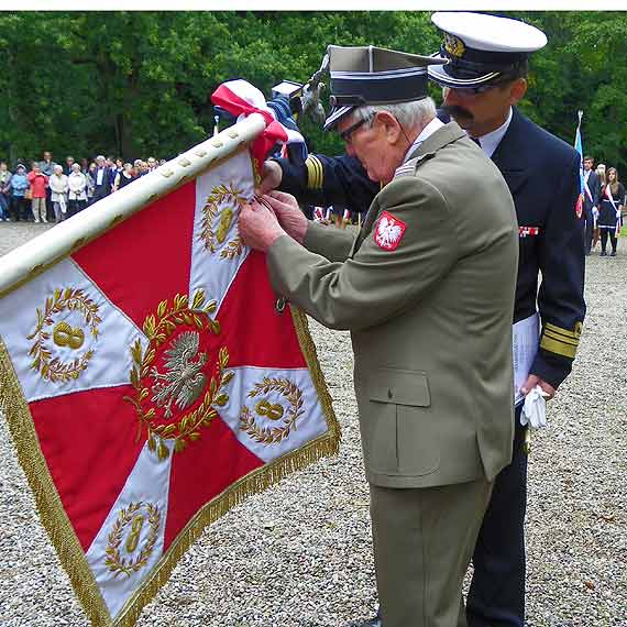 Kombatancki krzy� pami�tkowy „Zwyci�zcom 1945”