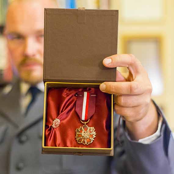 Gloria Artis dla policjanta od zabytk�w