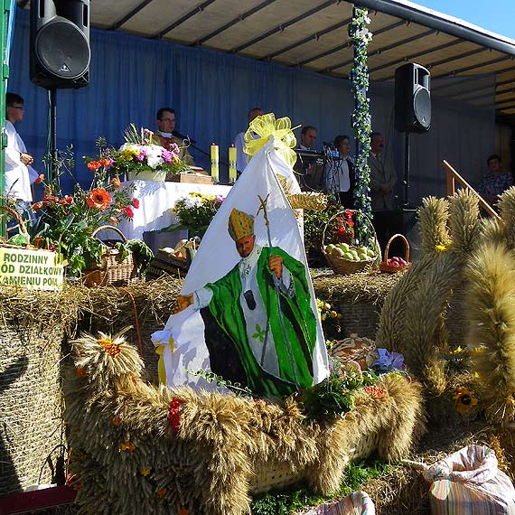 Na do�ynkach we Wrzosowie czytano Trylogi�