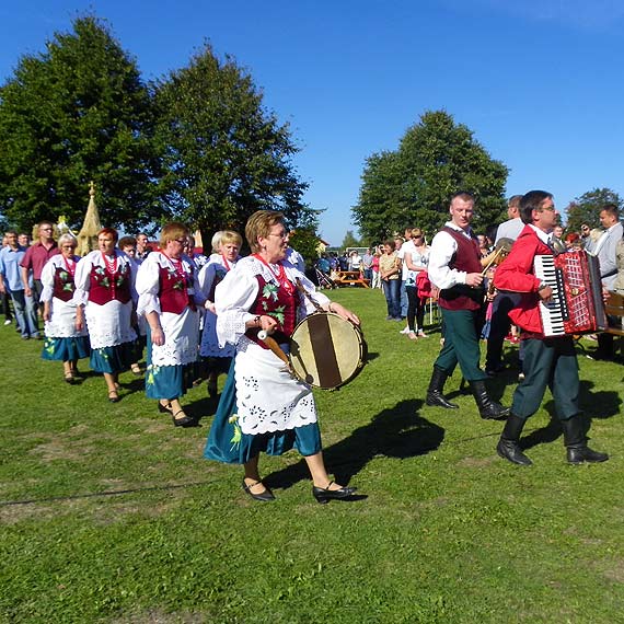 Na do�ynkach we Wrzosowie czytano Trylogi�