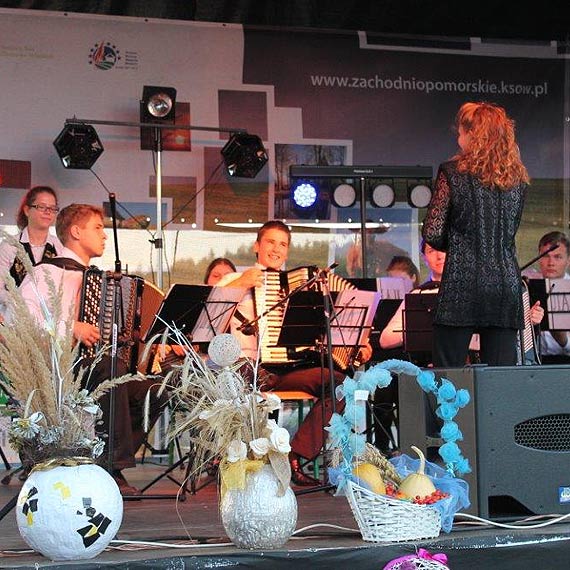 Do�ynki Gminne 2014 w �wierznie