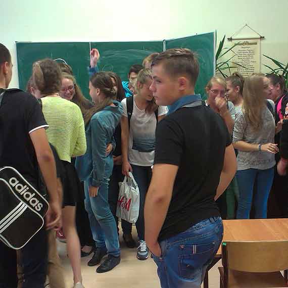 W imi� przyja�ni