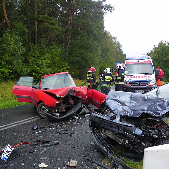 Czo�owe zderzenie pod Ko�czewem, trzy osoby ranne. Zobacz film!