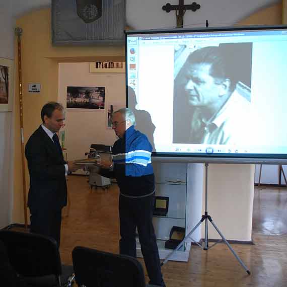 O historii kamie�skiego �eglarstwa w MHZK