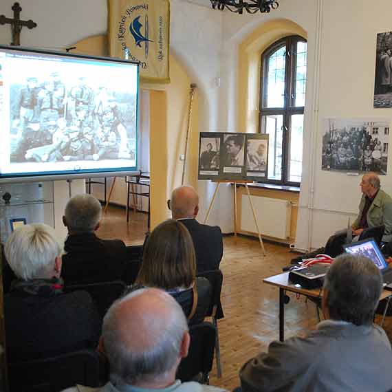 O historii kamie�skiego �eglarstwa w MHZK