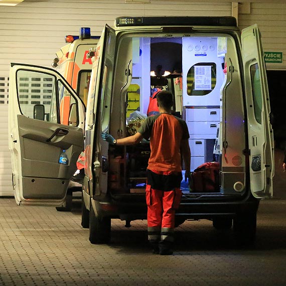 Pobity d�ugo czeka� na pomoc. Karetki od �winouj�cia a� do Kamienia Pomorskiego by�y zaj�te!