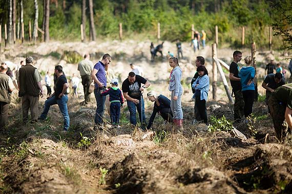 Nadleśnictwo Mirosławiec „Po stronie natury” - wspólnie posadziliśmy 1150 drzew!