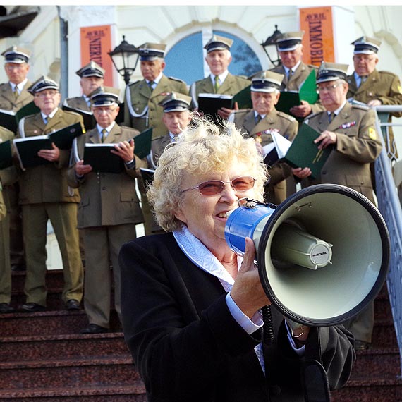 Wyst�p Ch�ru „Kombatant” w Mi�dzyzdrojach