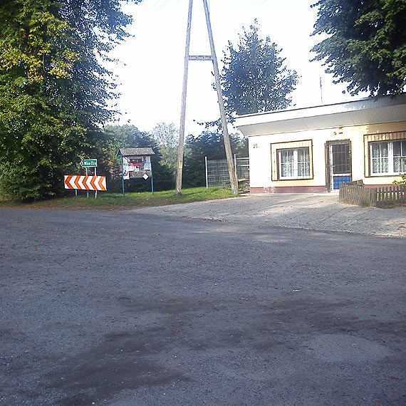 Cz�owiek z lasu pojawi� si� w Warnowie. Na mieszka�c�w pad� blady strach 