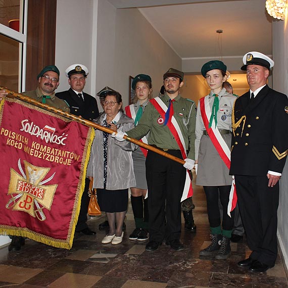  Uroczysto�� przekazania sztandaru �o�nierzy Kresowych AK