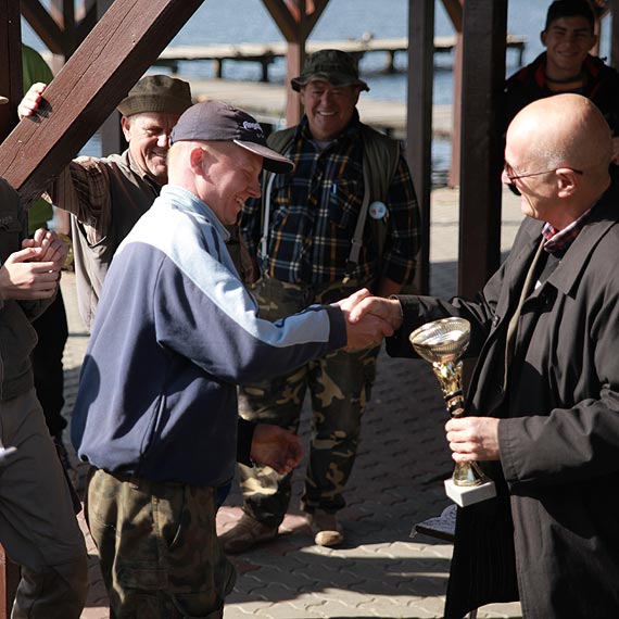 Wędkarska niedziela nad jeziorem Szczuczym