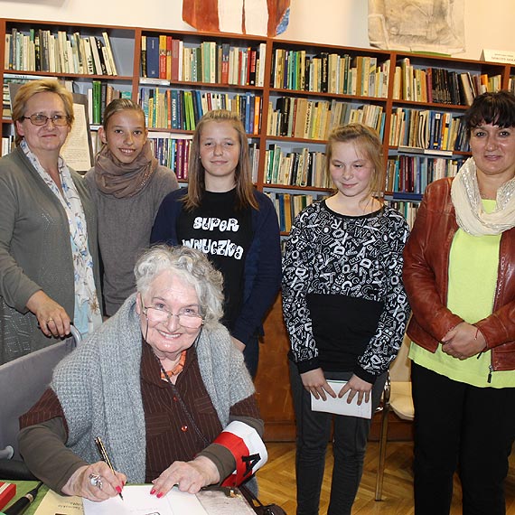 „Tylko drzewa o mocnych korzeniach przetrwają”. Spotkanie z Panią Danutą Szykszian- Ossowską