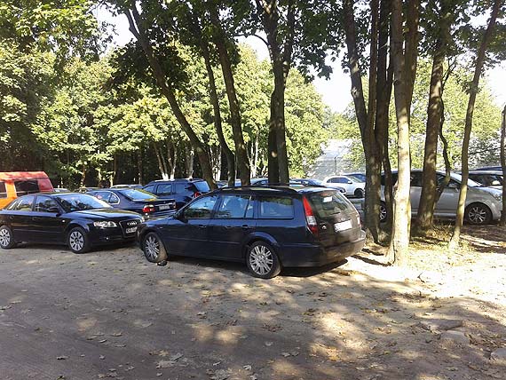 Czytelnik: Parkingi muszą powstać