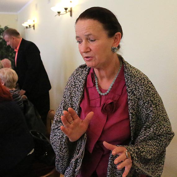 Czy Janina Ko�odzi�ska musi  by� radn�?