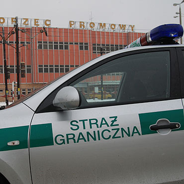 Rosjanie pr�bowali uciec do Szwecji. 13-letni ch�opiec mia� paszport wystawiony na dziewczynk�