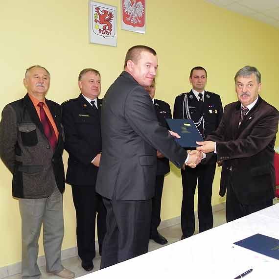 Jednostka Ochotniczej Stra�y Po�arnej w Ko�czewie otrzyma nowy samoch�d bojowy