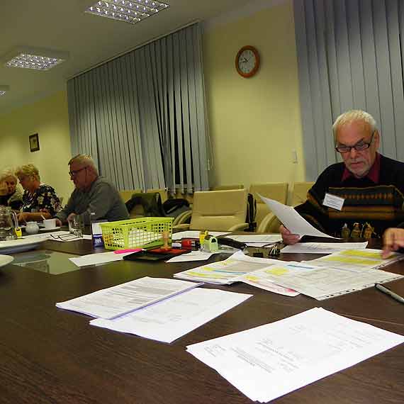 Dok�adnie o godz. 24.00 Komisje Wyborcze zako�czy�y przyjmowanie list kandydat�w na radnych