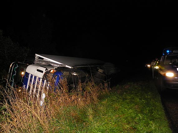 Na 107 samoch�d ci�arowy w rowie na szcz�cie oby�o si� bez ofiar