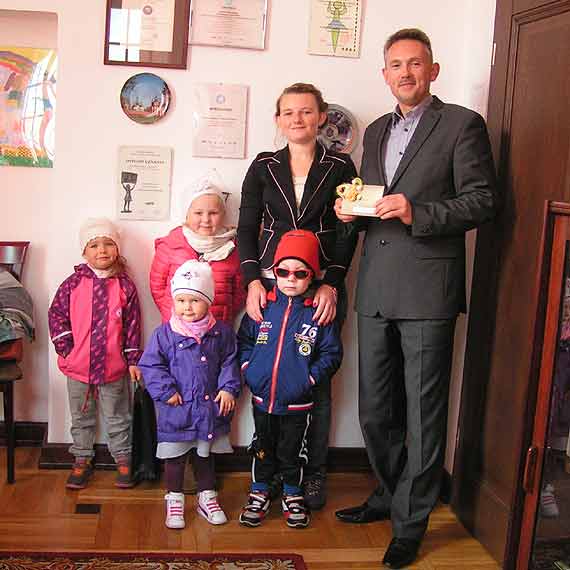 Przedszkolaki z �yczeniami u Andrzeja J�drzejewskiego